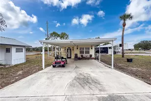 9321 Grizzly Bear Ln, Weeki Wachee, FL 34613 - Photo 1