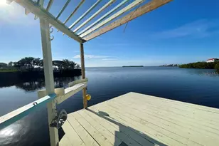 1624 Seabreeze Dr, Tarpon Springs, FL 34689 - Photo 31