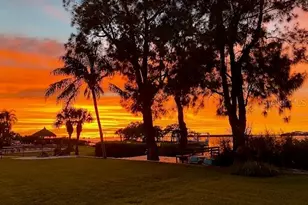 1624 Seabreeze Dr, Tarpon Springs, FL 34689 - Photo 15