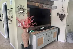 1624 Seabreeze Dr, Tarpon Springs, FL 34689 - Photo 9