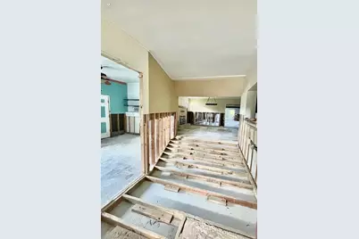 1624 Sea Breeze Drive, Tarpon Springs, FL 34689 - Photo 25