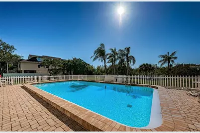 9000 Commodore Drive #302, Seminole, FL 33776 - Photo 5