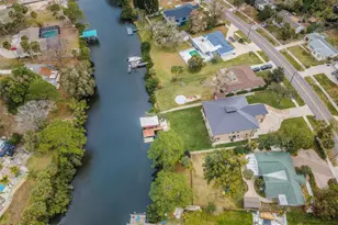 646 Riverside Dr, Tarpon Springs, FL 34689 - Photo 63