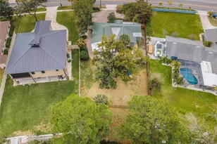 646 Riverside Dr, Tarpon Springs, FL 34689 - Photo 49