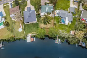 646 Riverside Dr, Tarpon Springs, FL 34689 - Photo 89