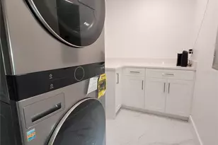 415 Island Way, Clearwater Beach, FL 33767 - Photo 19