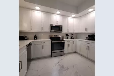 415 Island Way #407, Clearwater Beach, FL 33767 - Photo 9