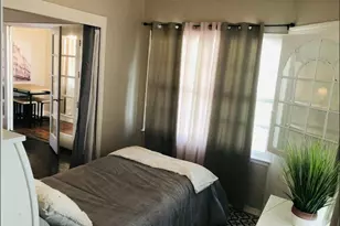 527 8th St N, Saint Petersburg, FL 33701 - Photo 9