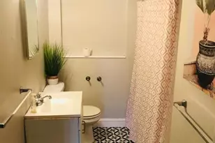 527 8th St N, Saint Petersburg, FL 33701 - Photo 11