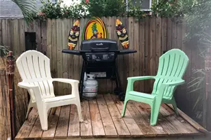 527 8th St N, Saint Petersburg, FL 33701 - Photo 17