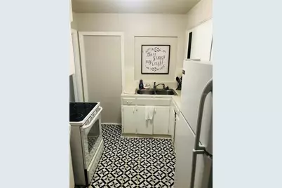 527 8th Street N #5, Saint Petersburg, FL 33701 - Photo 3