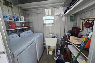 5211 Wisteria Cir, New Port Richey, FL 34653 - Photo 9