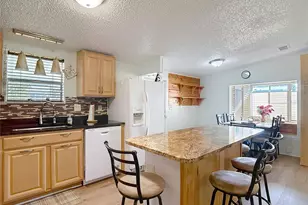 10033 Wellington Ave, Dade City, FL 33525 - Photo 13