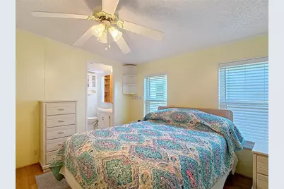 10033 Wellington Avenue, Dade City, FL 33525 - Photo 25