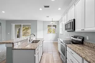 11050 Kiskadee Cir, New Port Richey, FL 34654 - Photo 7