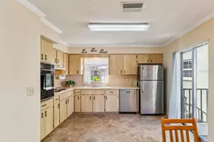 6710 Hickorywood Ln, New Port Richey, FL 34653 - Photo 11