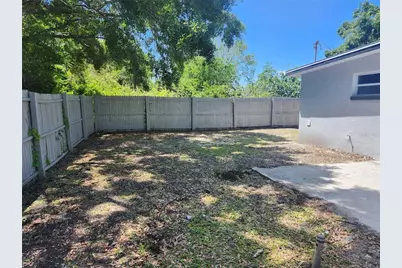 825 Lincoln Avenue, Tarpon Springs, FL 34689 - Photo 3