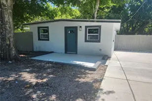 825 Lincoln Ave, Tarpon Springs, FL 34689 - Photo 1