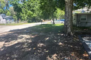 825 Lincoln Ave, Tarpon Springs, FL 34689 - Photo 31