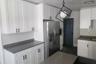 825 Lincoln Ave, Tarpon Springs, FL 34689 - Photo 5