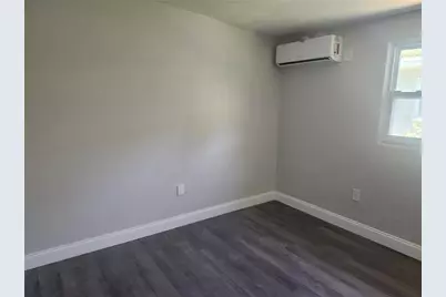 825 Lincoln Avenue, Tarpon Springs, FL 34689 - Photo 11