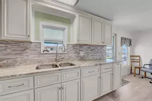 12117 Pawnee Dr, Hudson, FL 34667 - Photo 11