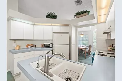 9355 French Quarters Circle, Weeki Wachee, FL 34613 - Photo 23