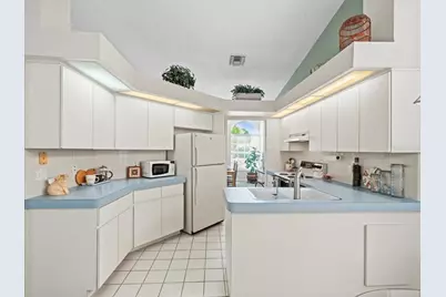 9355 French Quarters Circle, Weeki Wachee, FL 34613 - Photo 21