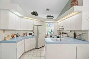 9355 French Quarters Cir, Weeki Wachee, FL 34613 - Photo 21