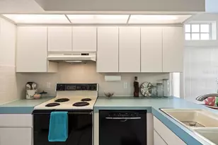 9355 French Quarters Cir, Weeki Wachee, FL 34613 - Photo 25