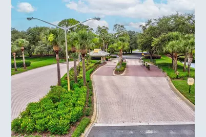 10187 Holly Berry Drive, Weeki Wachee, FL 34613 - Photo 47