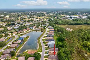 10187 Holly Berry Dr, Weeki Wachee, FL 34613 - Photo 3
