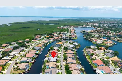 9810 Compass Point Way, Tampa, FL 33615 - Photo 9