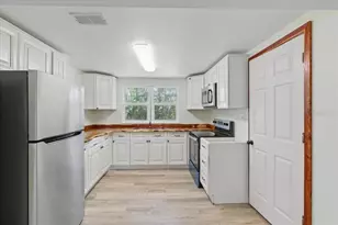 12301 Cedar St, Cedar Key, FL 32625 - Photo 13