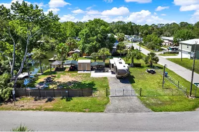 6230 Island Drive, Weeki Wachee, FL 34607 - Photo 1