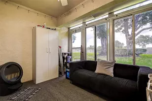 10670 43rd St N, Clearwater, FL 33762 - Photo 15