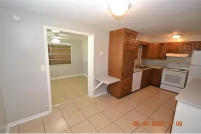 300 Midwood Drive, Plant City, FL 33566 - Photo 3