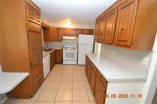 300 Midwood Dr, Plant City, FL 33566 - Photo 3