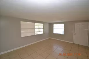 300 Midwood Dr, Plant City, FL 33566 - Photo 5