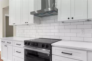 16123 Penn State Rd, Weeki Wachee, FL 34614 - Photo 5