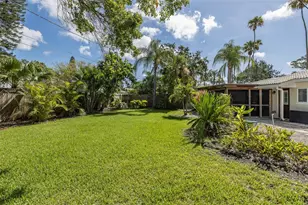 1830 Santa Barbara Dr, Dunedin, FL 34698 - Photo 9