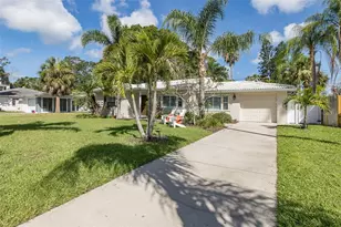 1830 Santa Barbara Dr, Dunedin, FL 34698 - Photo 1