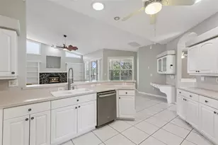 4052 Marine Pkwy, New Port Richey, FL 34652 - Photo 11