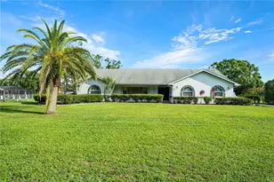 8522 Crane's Roost Dr, New Port Richey, FL 34654 - Photo 3