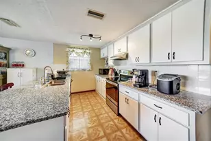 7118 Cherry Laurel Dr, Port Richey, FL 34668 - Photo 7