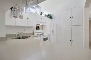 3134 Lake Pine Way, Tarpon Springs, FL 34688 - Photo 9