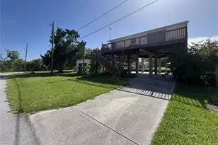 14984 Edgewater Cir, Hudson, FL 34667 - Photo 1