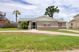 13637 Lagoon Dr, Hudson, FL 34667 - Photo 3