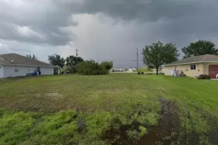 2121 NE 15th Ln, Cape Coral, FL 33909 - Photo 1