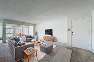 225 Country Club Dr, Largo, FL 33771 - Photo 7